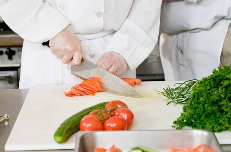 Quick Tips To Make Sure Your Restaurant Is Meeting Australia’s Food Safety Requirements